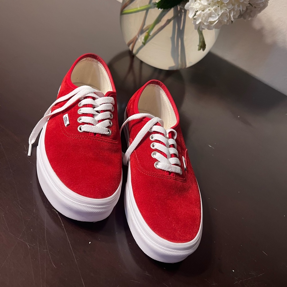 Van’s – Deep red/ruby color
Women’s 9.5
Worn once. Practically brand new!